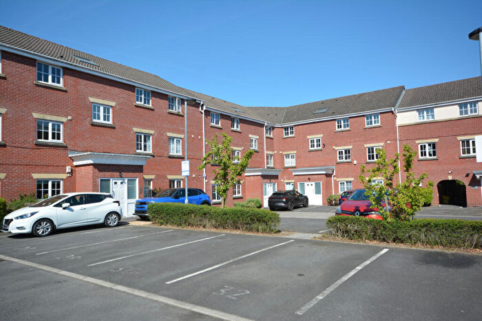 2 Bedroom Apartment To Rent In Dingle Close, Radcliffe, M26