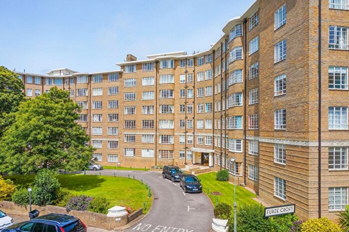 2 Bedroom Flat To Rent In Furze Hill, Hove, BN3