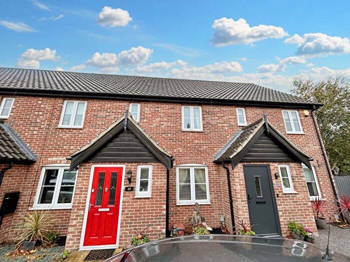 2 Bedroom Terraced House For Sale In Sunninghill Close, Bradwell, NR31