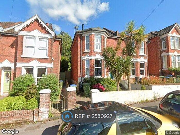 4 Bedroom Semi-Detached House To Rent In Hillside Avenue, Southampton, SO18