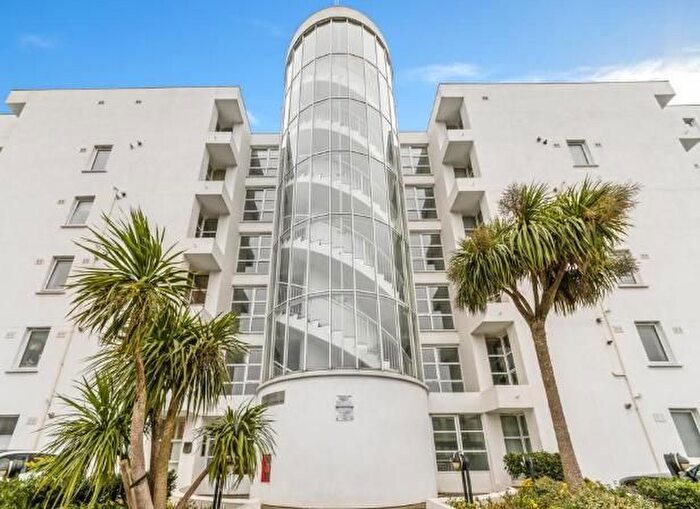 2 Bedroom Flat To Rent In Barrier Point Road, Silvertown, Newham, Pontoon Dock, London, E16