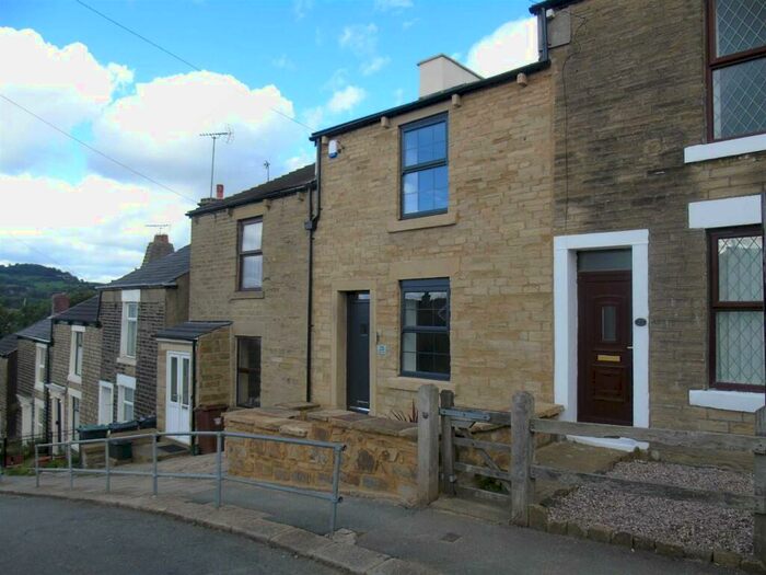 3 Bedroom Terraced House To Rent In Collier Street, Glossop, SK13
