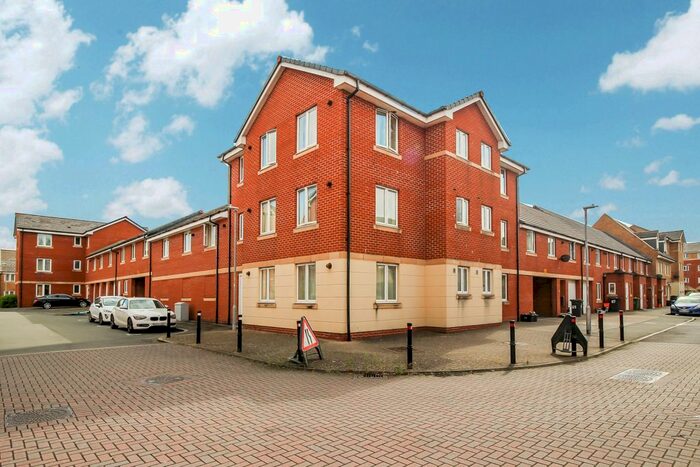 2 Bedroom Flat To Rent In Padstow Road, Churchward, Swindon, SN2