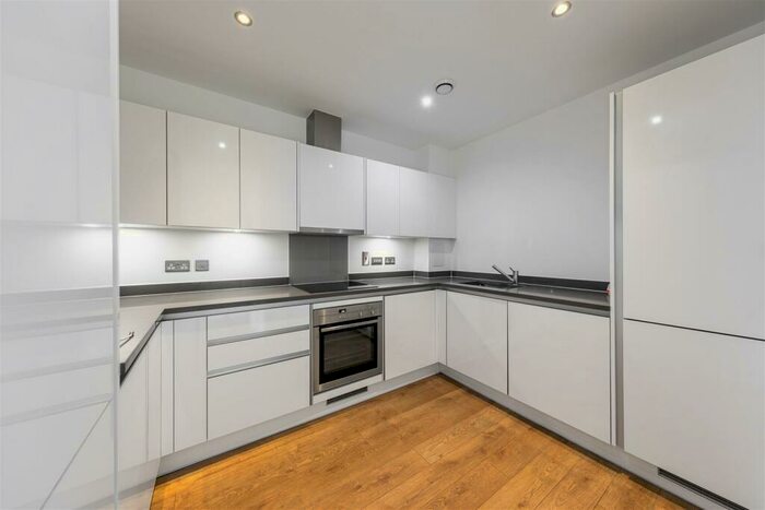 2 Bedroom Apartment To Rent In Bolinder Way, Bromley-by-Bow, E3