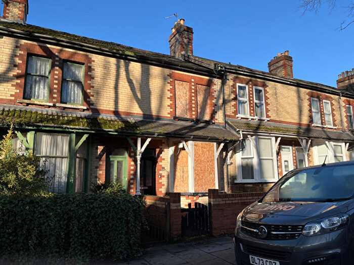 5 Bedroom Terraced House For Sale In Glyn Avenue, Doncaster, South Yorkshire, DN1