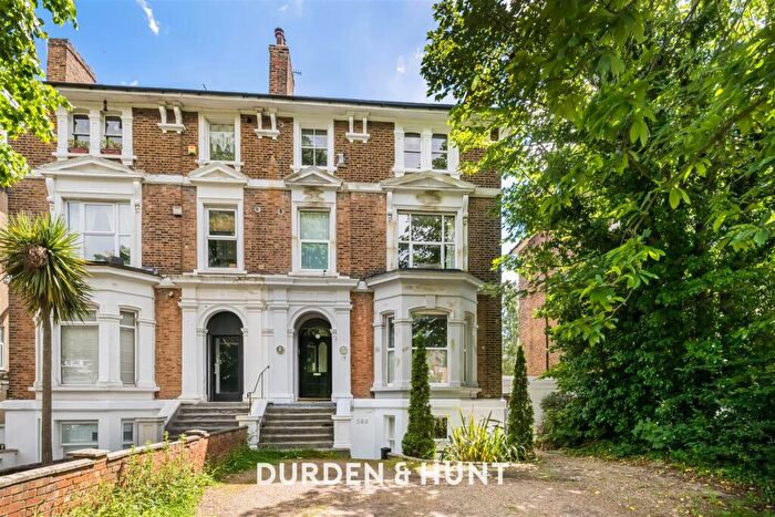 1 Bedroom Apartment For Sale In High Road, Buckhurst Hill, IG9