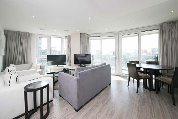 3 Bedroom Flat To Rent In Alie Street, Aldgate, E1