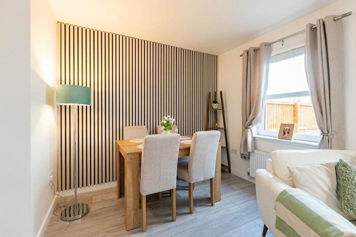 3 Bedroom Semi-Detached House For Sale In Wymet Gardens Millerhill Midlothian, EH22