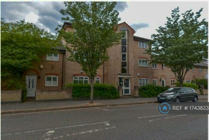 1 Bedroom Flat To Rent In Bishops Way, London, E2