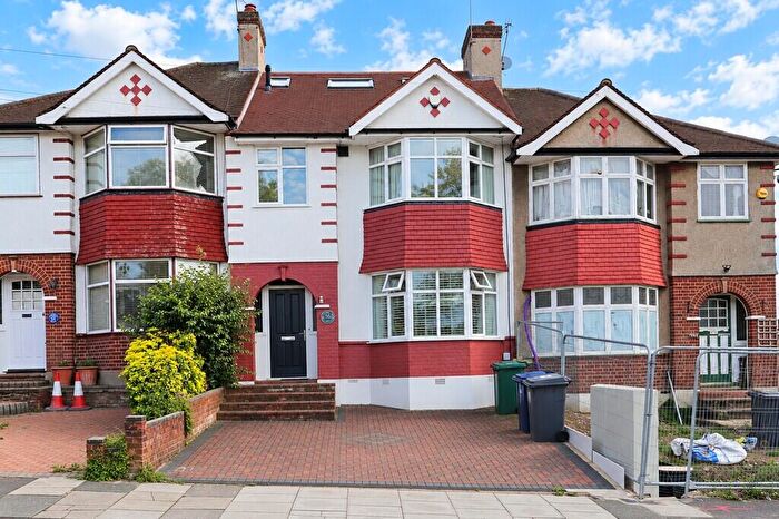 4 Bedroom Terraced House For Sale In Arlington Road, Southgate, N14