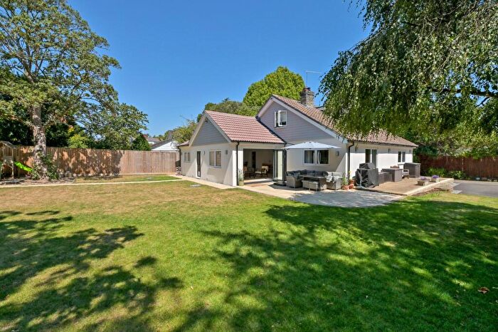 5 Bedroom Detached House To Rent In Lower Cookham Road, Maidenhead, Berkshire, SL6
