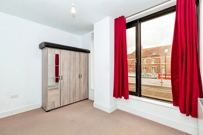 1 Bedroom Flat For Sale In High Street, Slough, SL1