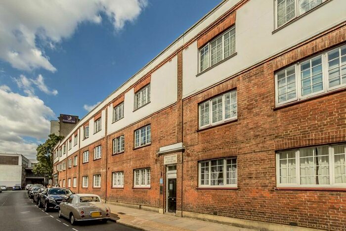 2 Bedroom Flat To Rent In Ranelagh Gardens, London, SW6