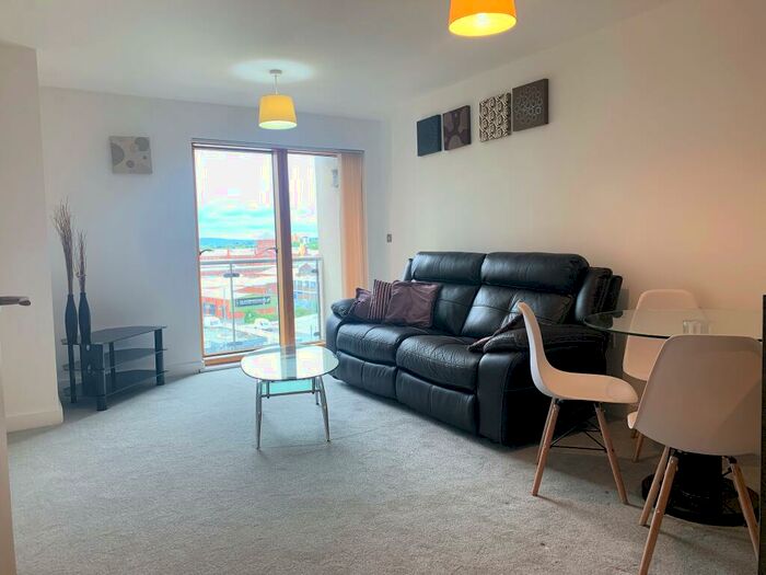 2 Bedroom Flat To Rent In Jefferson Place, Fernie Street, Green Quarter, Manchester, M4