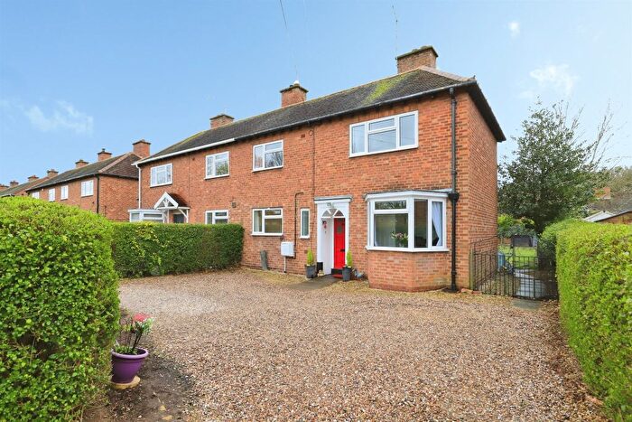 3 Bedroom Semi Detached House For Sale In Erneley Close, Stourport-On-Severn, DY13