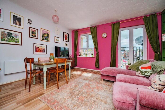 1 Bedroom Flat For Sale In Grove Road, Luton, Bedfordshire, LU1