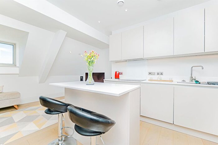 1 Bedroom Flat For Sale In Rest Bay, Porthcawl, CF36