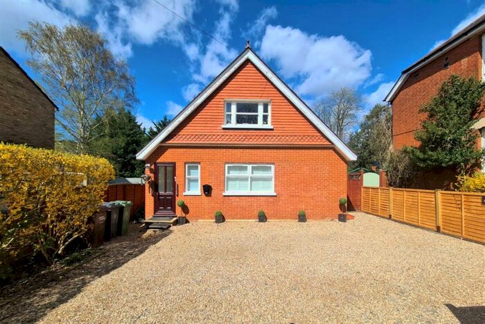 2 Bedroom Detached House To Rent In Middle Gordon Road, Camberley, GU15