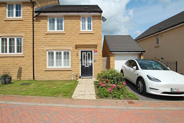 3 Bedroom Semi Detached House For Sale In Dobson Rise, Apperley Bridge, BD10