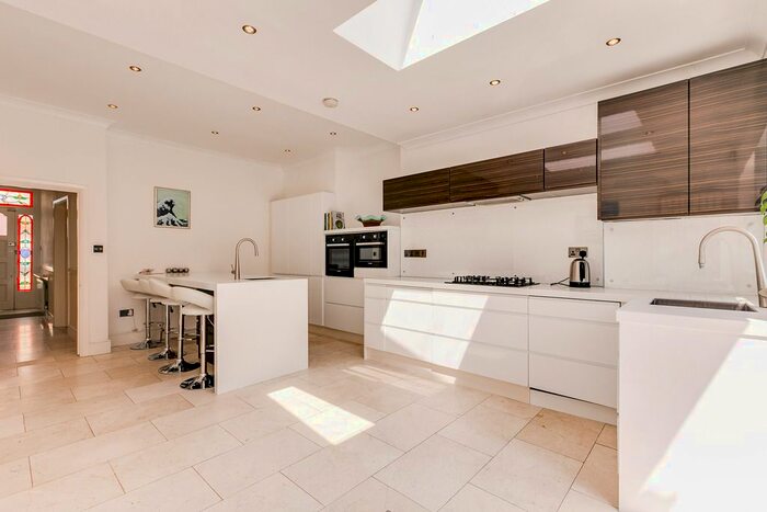4 Bedroom Property To Rent In Ashen Grove, London, SW19