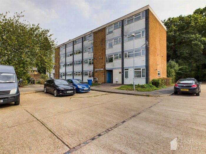 2 Bedroom Flat To Rent In Halling Hill, Harlow, CM20