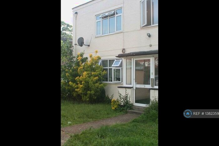 Studio To Rent In Beaconsfield House, Surbiton, KT6