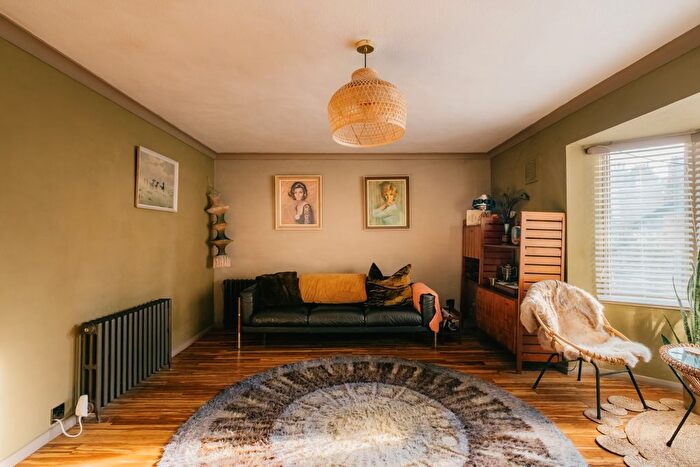 1 Bedroom Flat For Sale In Croft Road, Hastings, TN34