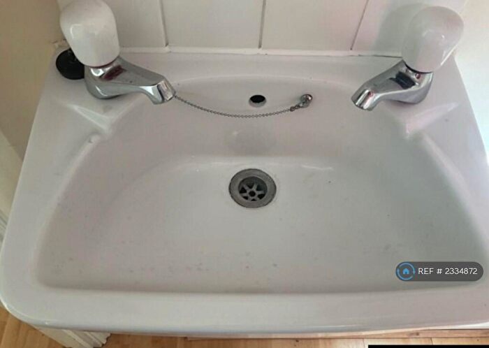2 Bedroom End Of Terrace House To Rent In Huntington Place, Slough, SL3