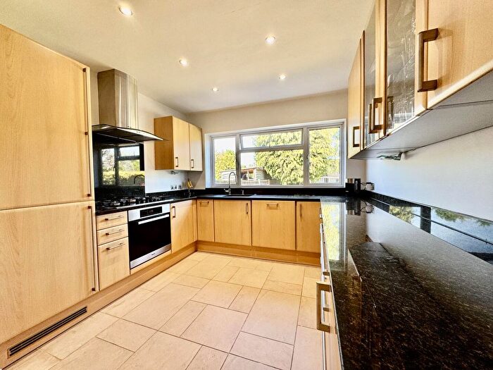 5 Bedroom Detached House For Sale In Redbourn Road, Hemel Hempstead, HP2