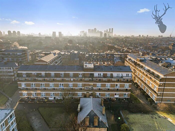 2 Bedroom Flat For Sale In Hitchin Square, Bow, E3