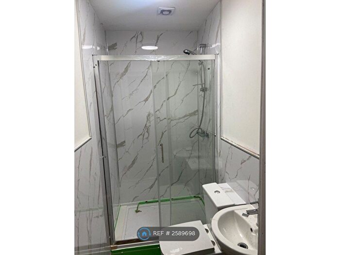 Studio To Rent In Stockport Road, Manchester, M19