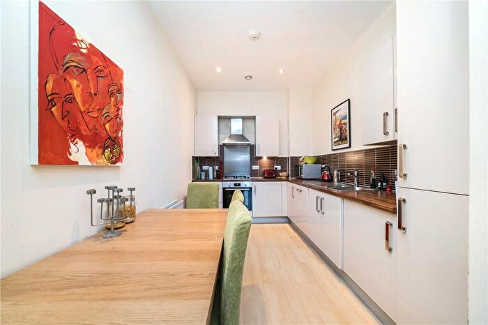 2 Bedroom Apartment To Rent In Glengall Road, London, NW6