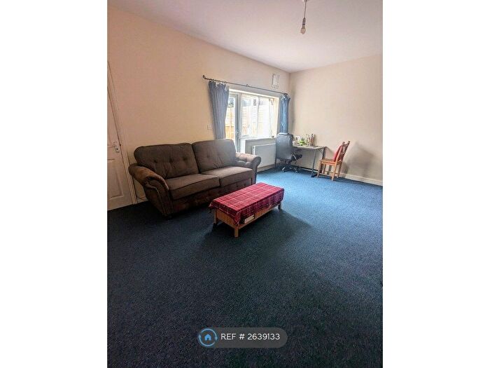 1 Bedroom Flat To Rent In Empress Avenue, Ilford, IG1