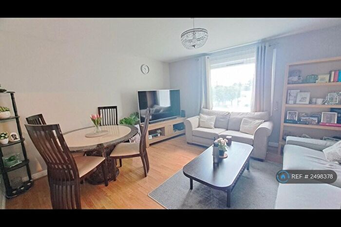 3 Bedroom Flat To Rent In Tarbolton Road, Cumbernauld, G67