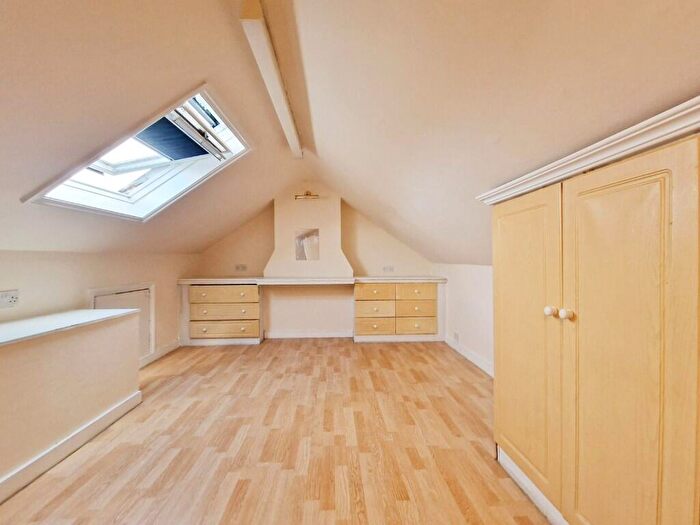 4 Bedroom Terraced House To Rent In West Road, Romford, London, RM7