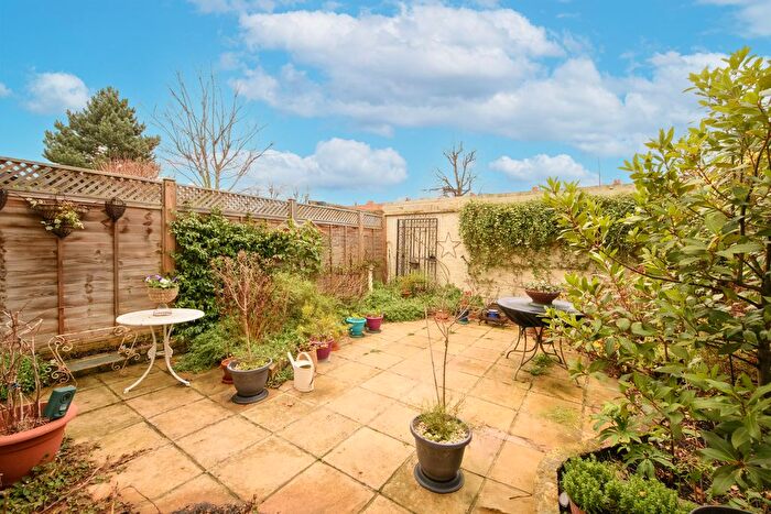 2 Bedroom End Of Terrace House To Rent In Sandycombe Road, Richmond, TW9