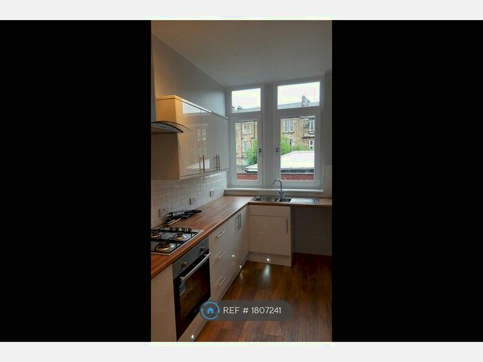 4 Bedroom Flat To Rent In Westmuir Street, Glasgow, G31