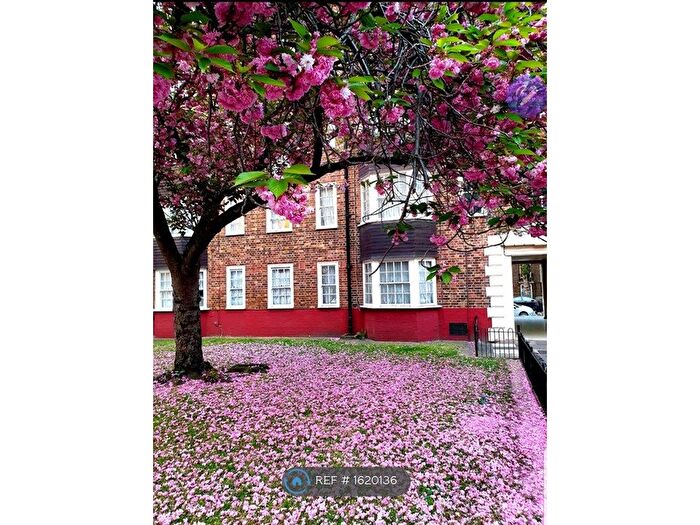 2 Bedroom Flat To Rent In Seymour House, London, SW8