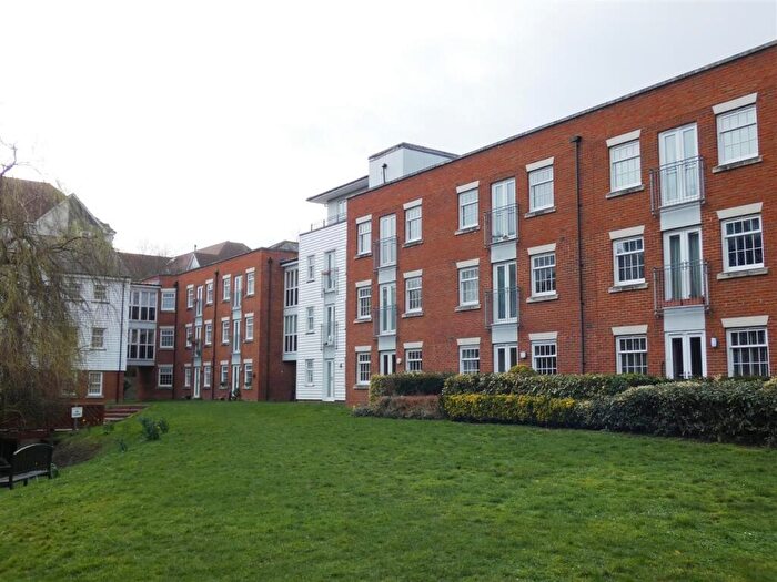 2 Bedroom Flat To Rent In Waters Edge, Canterbury, Kent, CT1