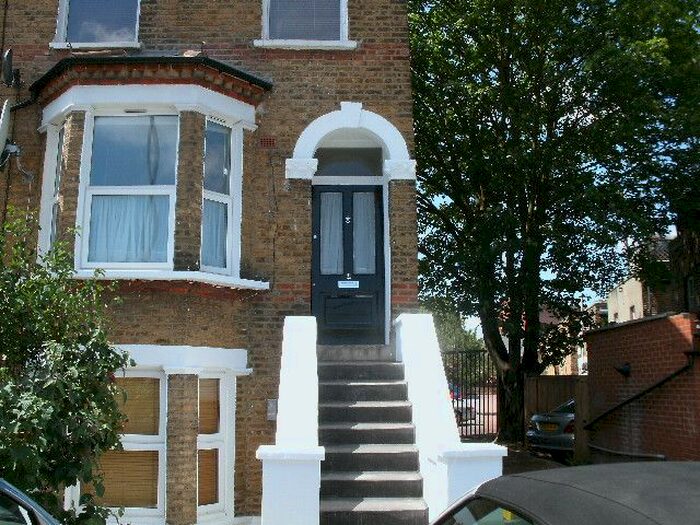 1 Bedroom Flat To Rent In Merton Road, London SW18