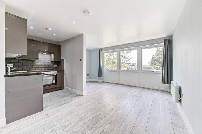 Studio For Sale In Menlo Gardens, Upper Norwood, London, SE19