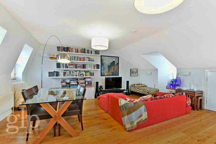 2 Bedroom Flat To Rent In Great Marlborough Street, Soho, W1F