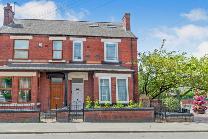 4 Bedroom Semi-Detached House To Rent In Ferrybridge Road, Castleford, West Yorkshire, WF10