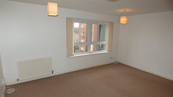 2 Bedroom Flat To Rent In Whitehill Place, Glasgow, G31