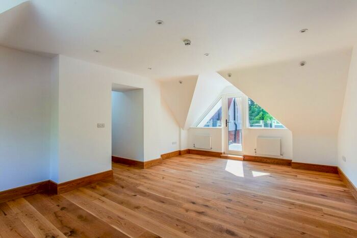 2 Bedroom Penthouse To Rent In Bagley Croft Hinksey Hill, OX1