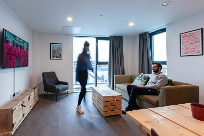 Apartment To Rent In Erskine Street, Liverpool, L6