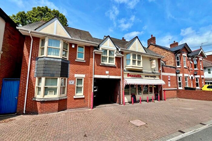 2 Bedroom Flat To Rent In Ashley Cross, BH14
