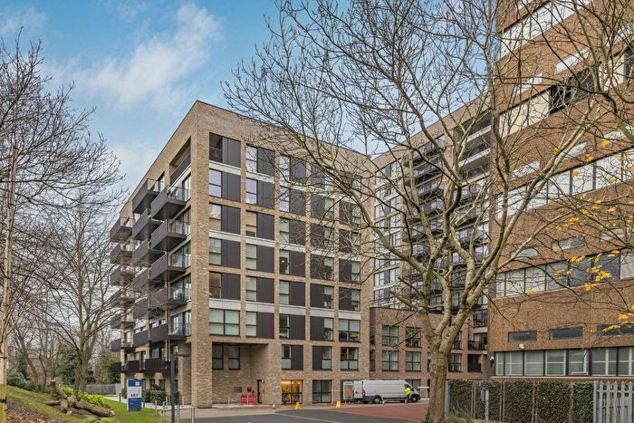 2 Bedroom Flat To Rent In Bathgate Place, London, W13