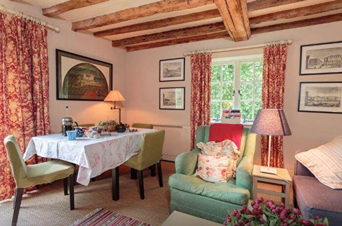 3 Bedroom Detached House To Rent In Petersfield, Hampshire, GU32