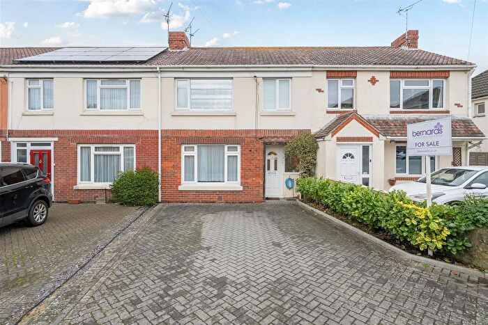 3 Bedroom Terraced House For Sale In Redlands Lane, Fareham, PO14